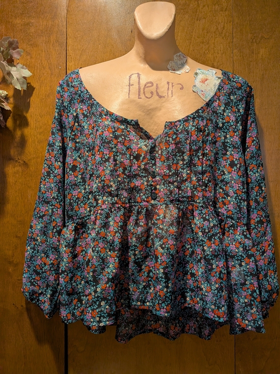 Derek Heart Tops - I'm in Love with Derek Heart Blouse Size Large NEW NWOT